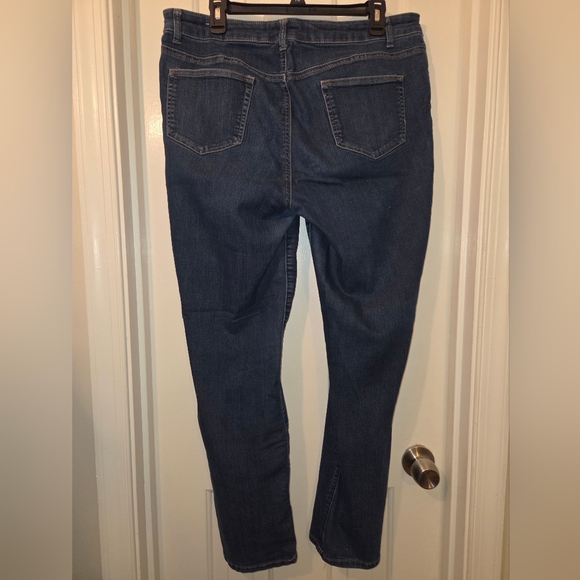 Westport Signature Fit Straight Jeans Pants.  Size 14. - Picture 8 of 10